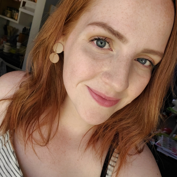 Meet your Posher, Emily - Picture 1 of 1